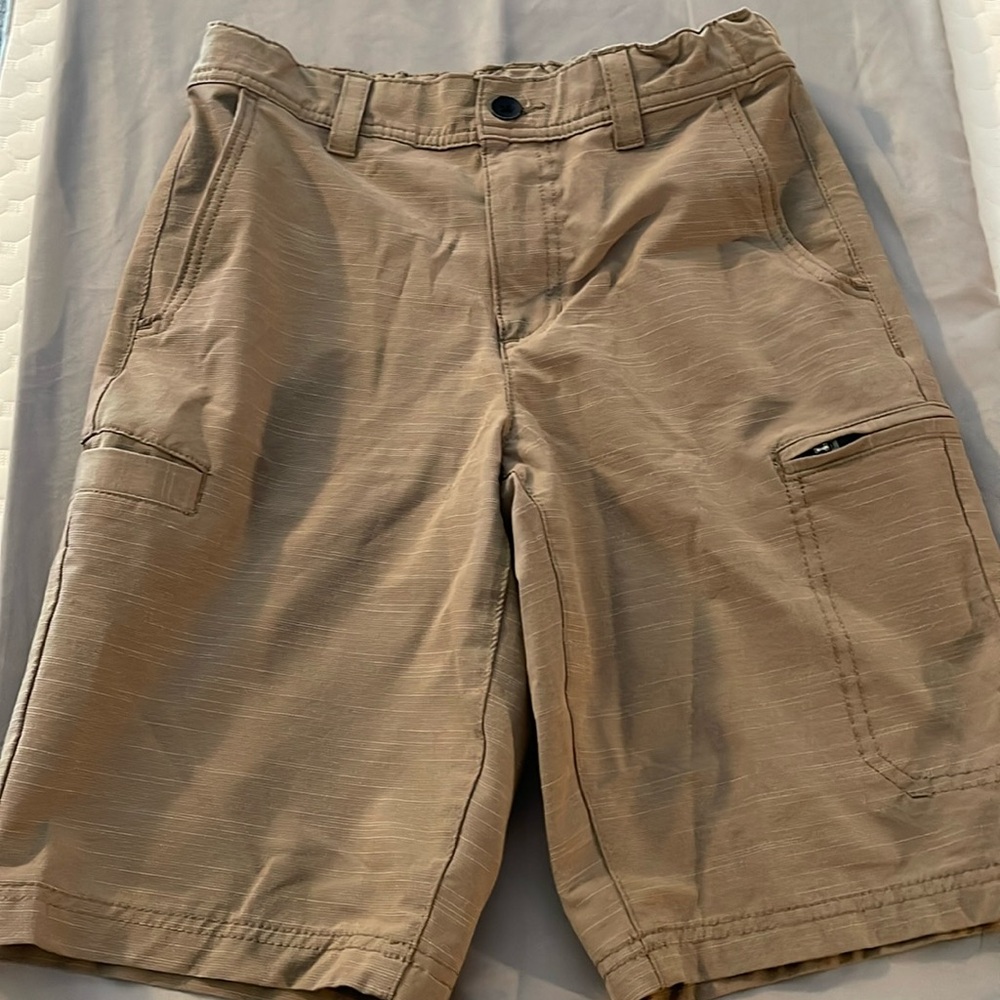 Urban Pipeline - Boys cargo shorts. Size 16